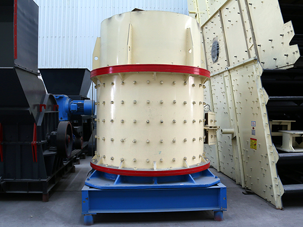 碎石的小型復(fù)合式破碎機(jī)多少錢(qián)？